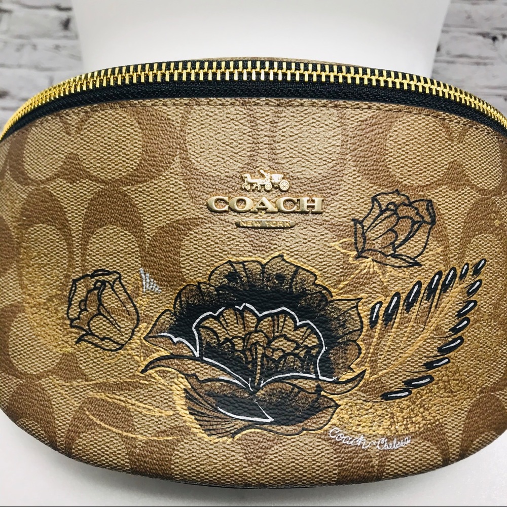 ๐HP๐๐ฐSOLD๐ฐCoach Chelsea Animation Belt Bag - Picture 1 of 8